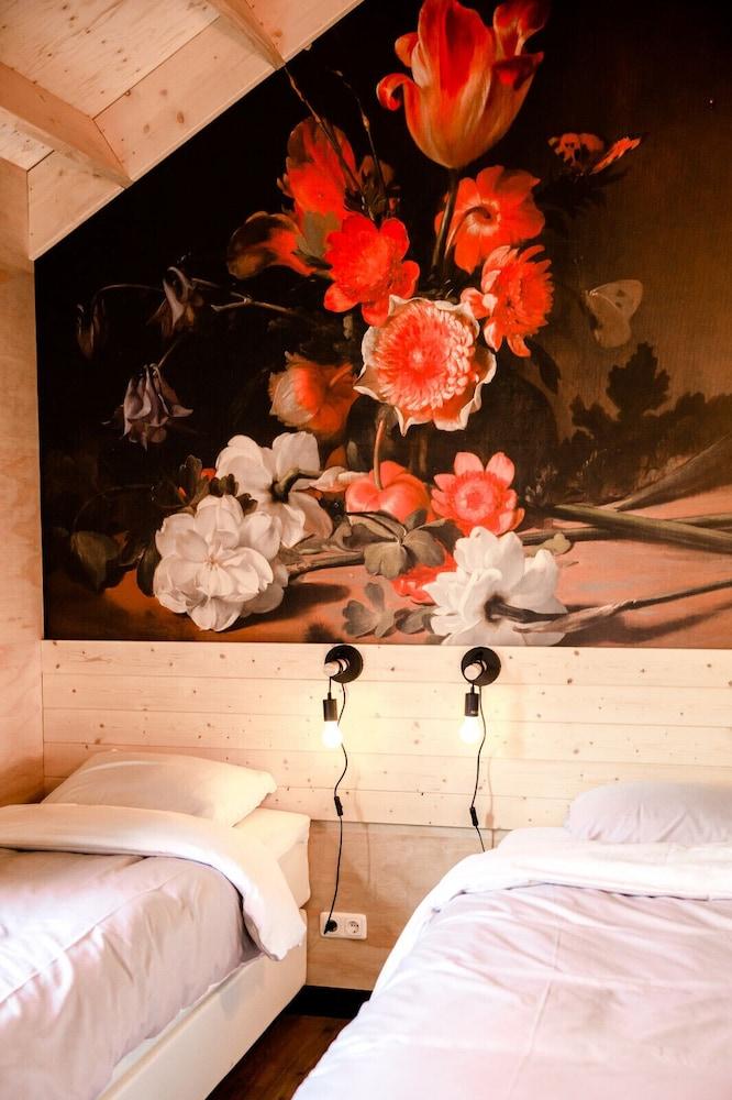 Waterlodge Tomke in Nes