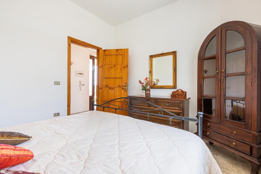 2845 Trulli Carvaloo by Barbarhouse