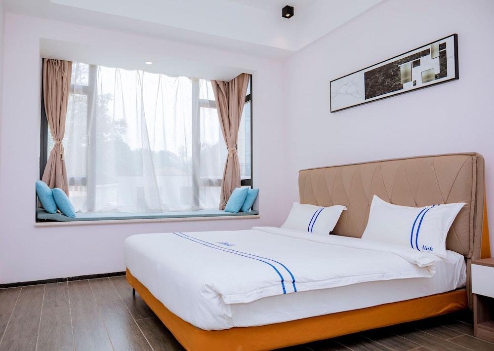 Elizabeth Golf Apartment