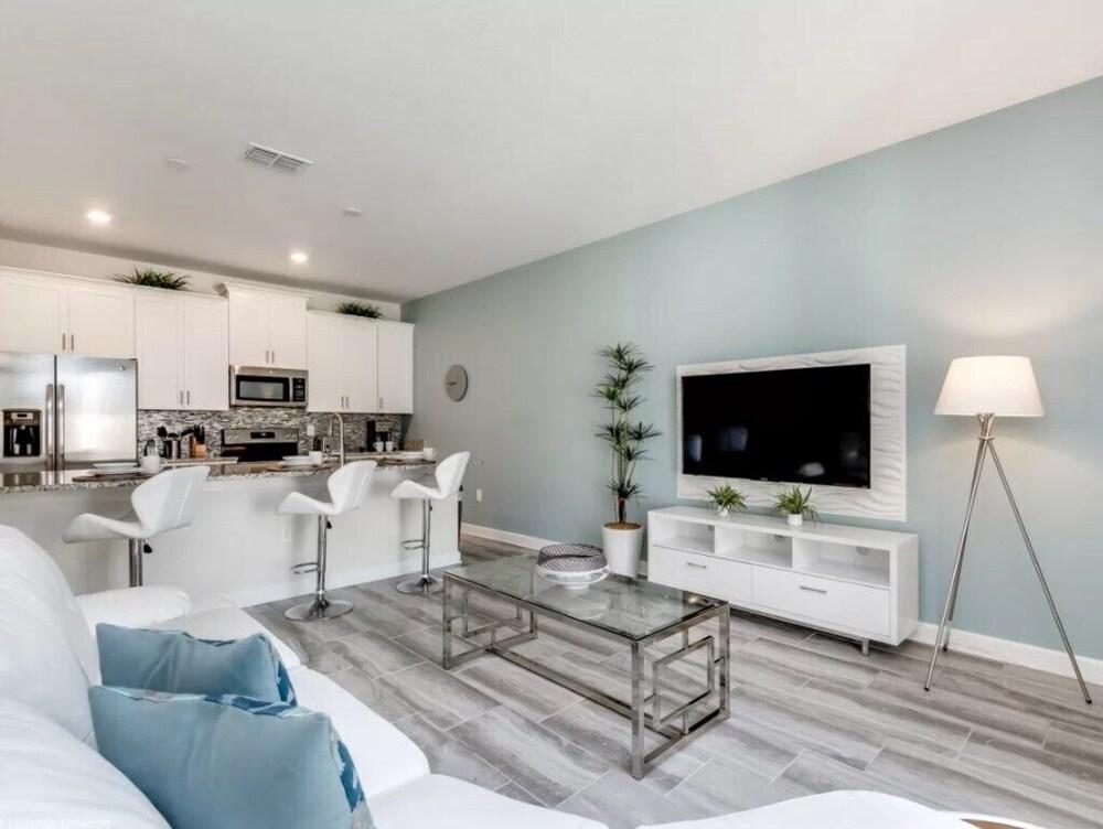 Upscale Champions Gate Townhome - 4 Bed