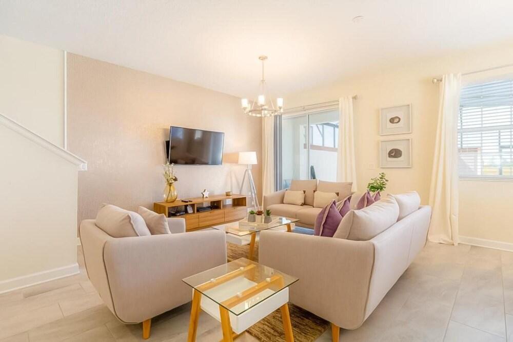 8997 SD - Champions Gate - Resort Style 5 Bedroom