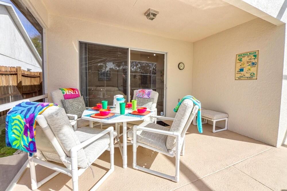 Arler House - Amazing 4 Bed 3 Bath - Private Pool