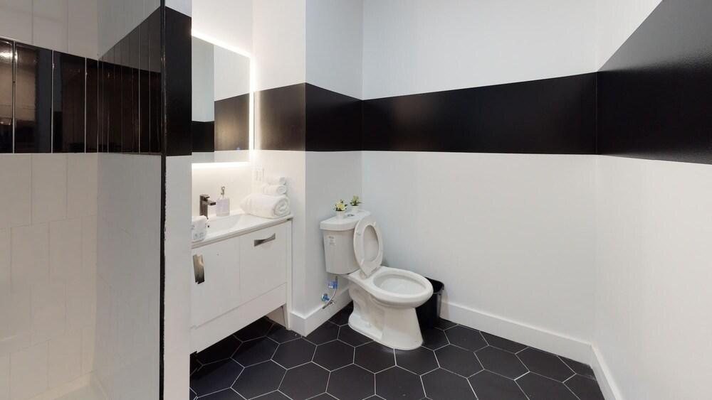 Luxury 2BR 30 Mins to Manhattan Evonify