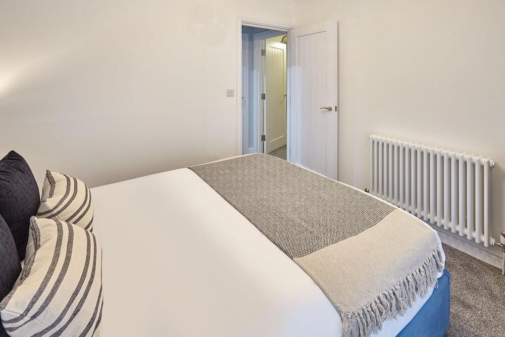 Host Stay Tides in Whitby