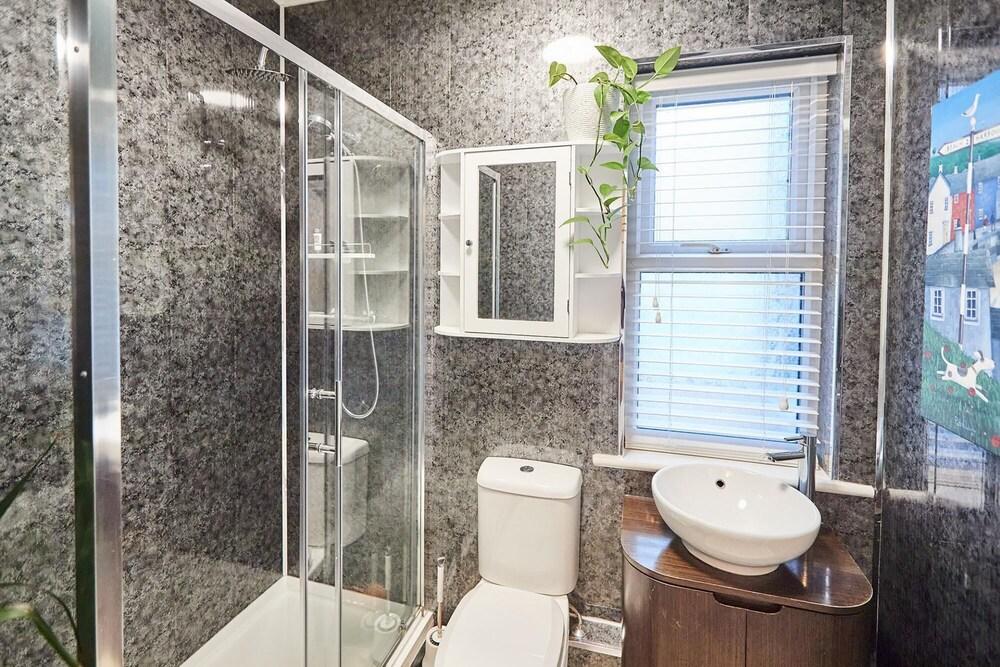 Host Stay Seas The Day