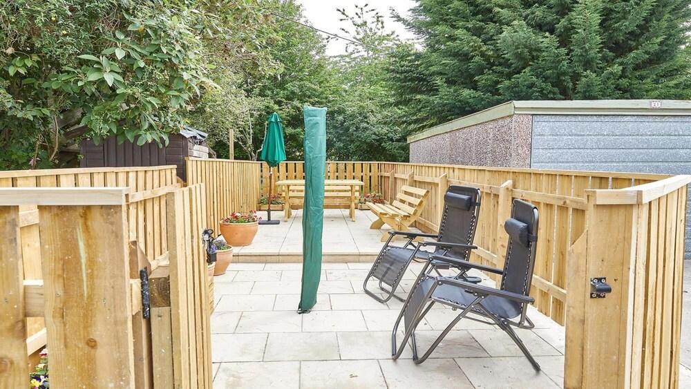 Host Stay Hideaway Cottage