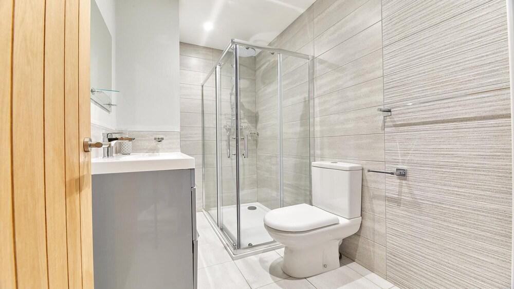 Host Stay Hideaway Cottage