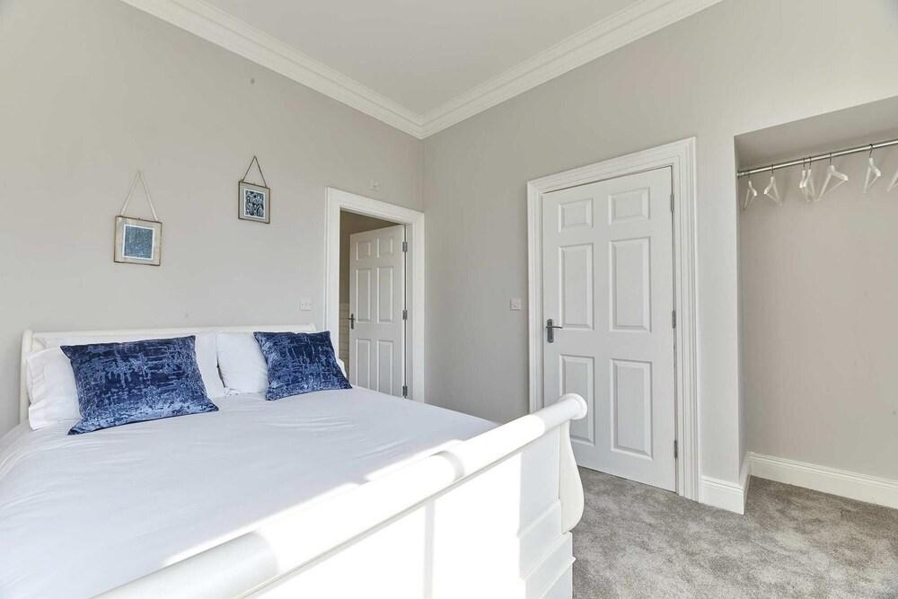 Host Stay Mill Race Cottage