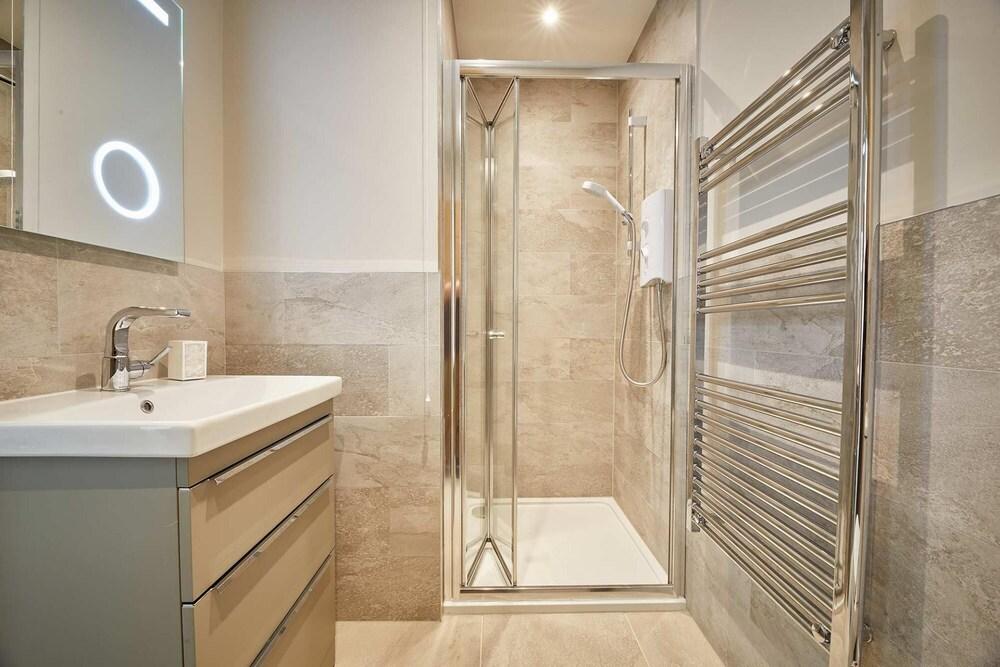 Host Stay Sunflower Cottage