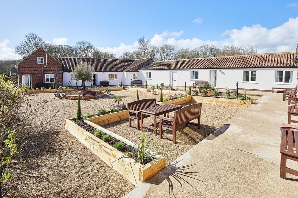 Host Stay Harvest Cottage