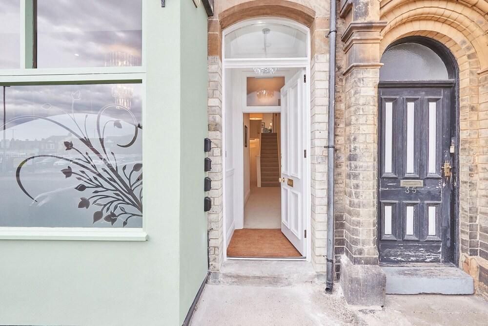 Host Stay Studio Pod 2