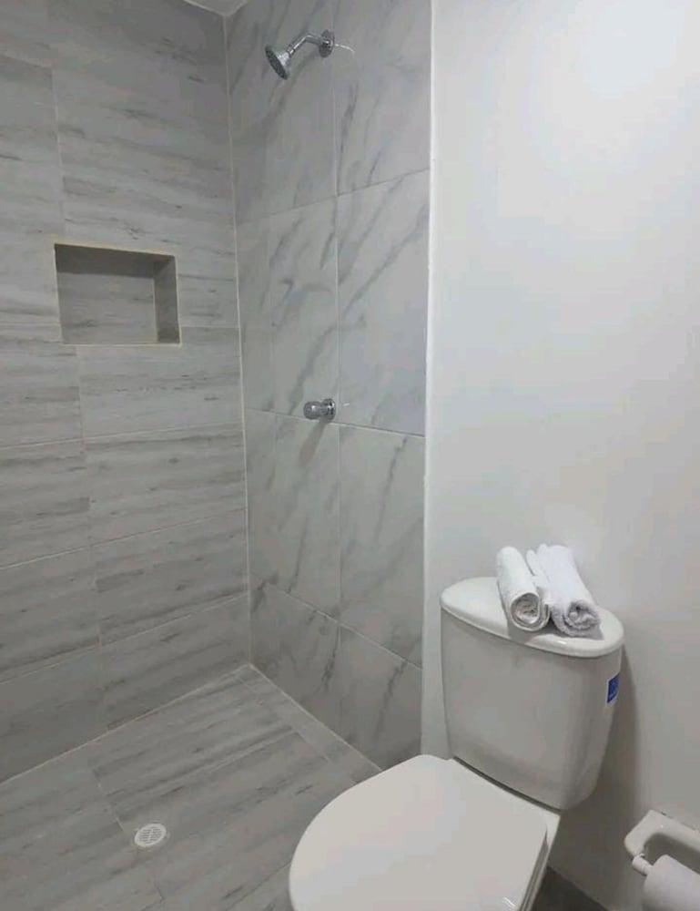 M2-J HABITACION  EN CENTRO HISTORICO