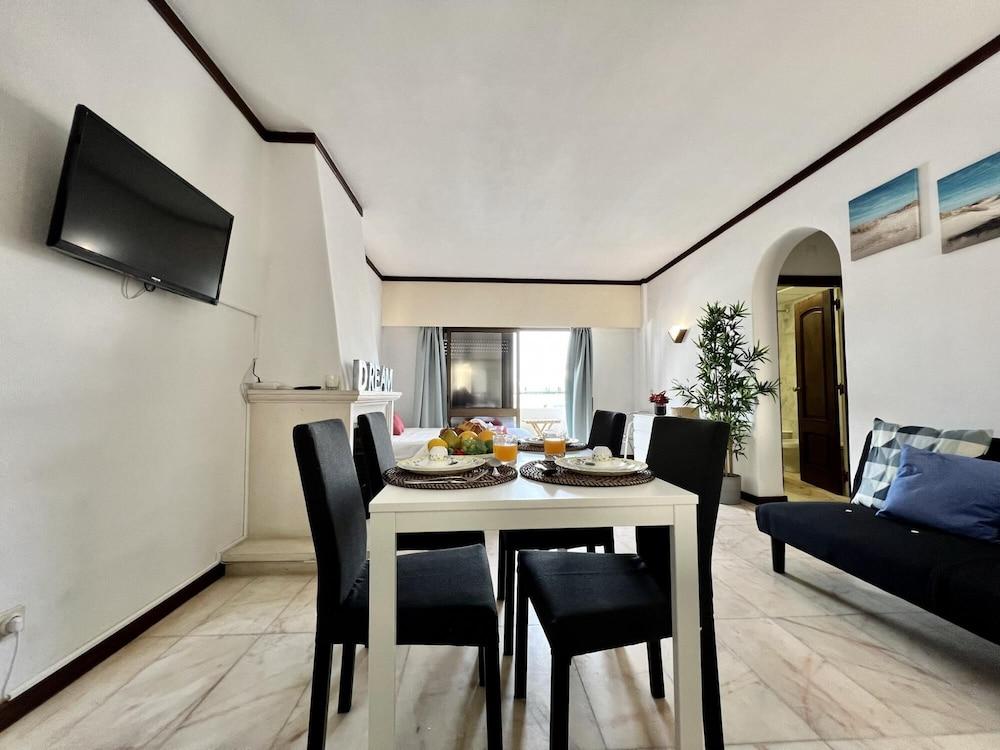Albufeira Central 3 With Pool by Homing