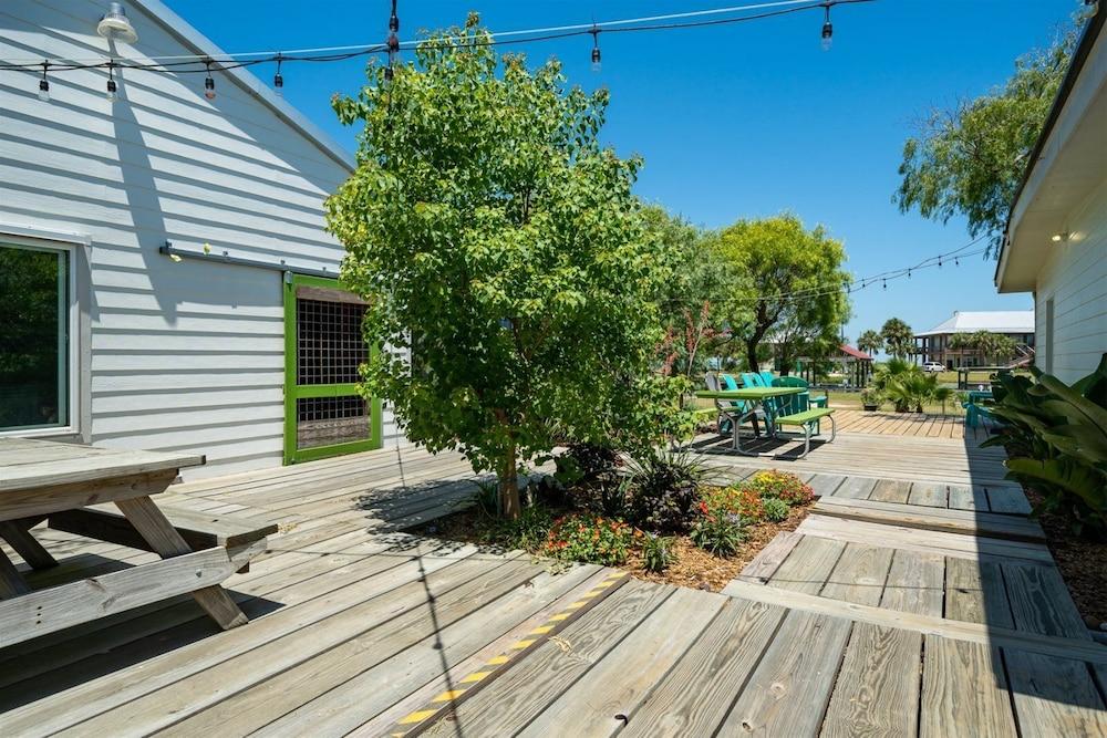 Knot A Care by Miss Kitty’s