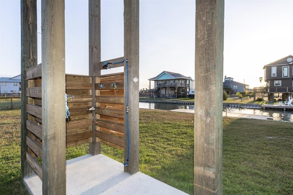 Blue Crab Cove by Miss Kitty’s