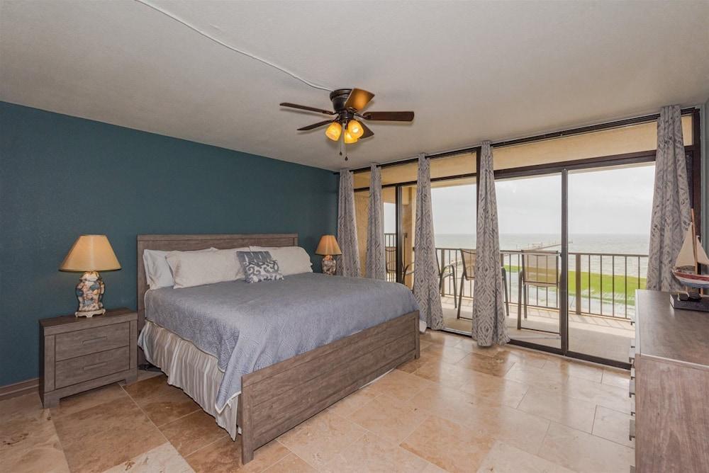 Laguna Reef 2 by Miss Kitty’s