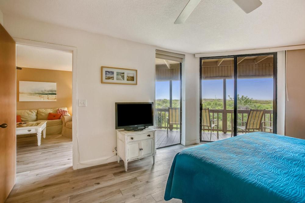 Oceanfront Bliss: Night of Lights Getaway!