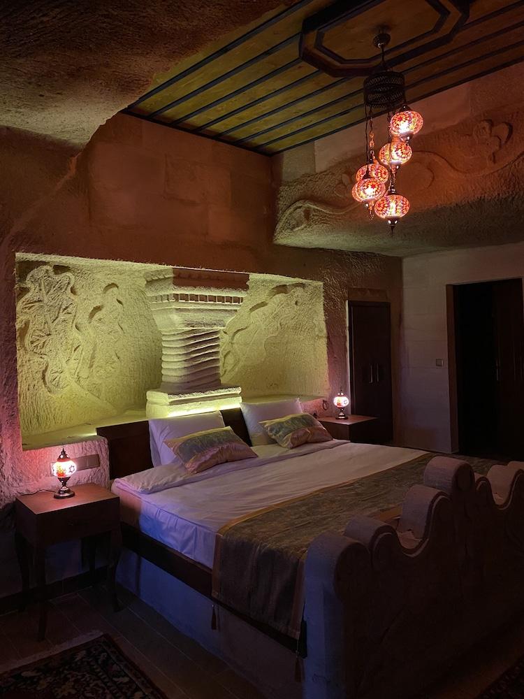 Mesken Cave Suites