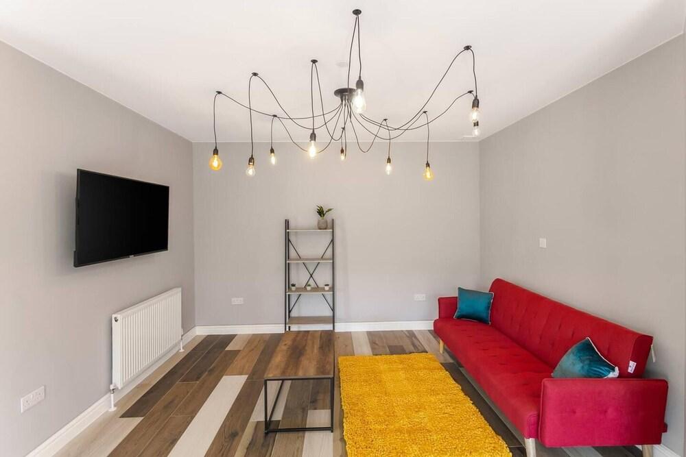 Impeccable 1-bed Apartment in Ebbw Vale, Wales