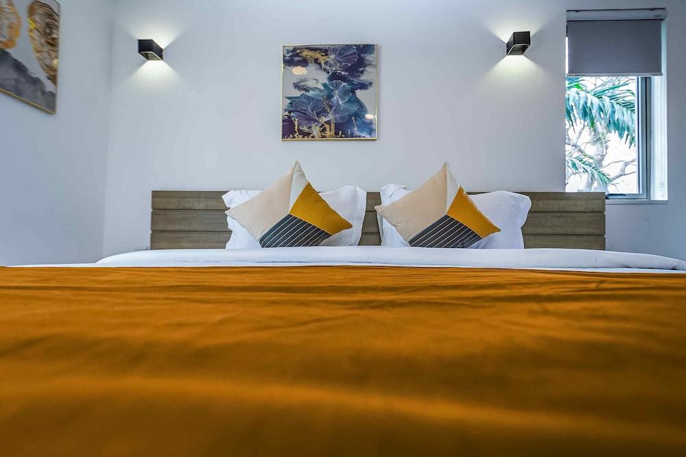 Crest Apartments & Suites