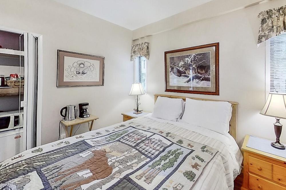 Salty Towers Oceanfront Cottages