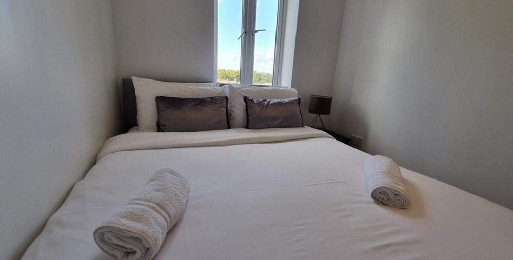 Cliffe House by Kasar Stays