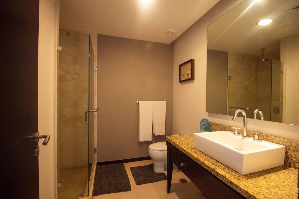 CONDO BAY-BGM BY TRVL2HM