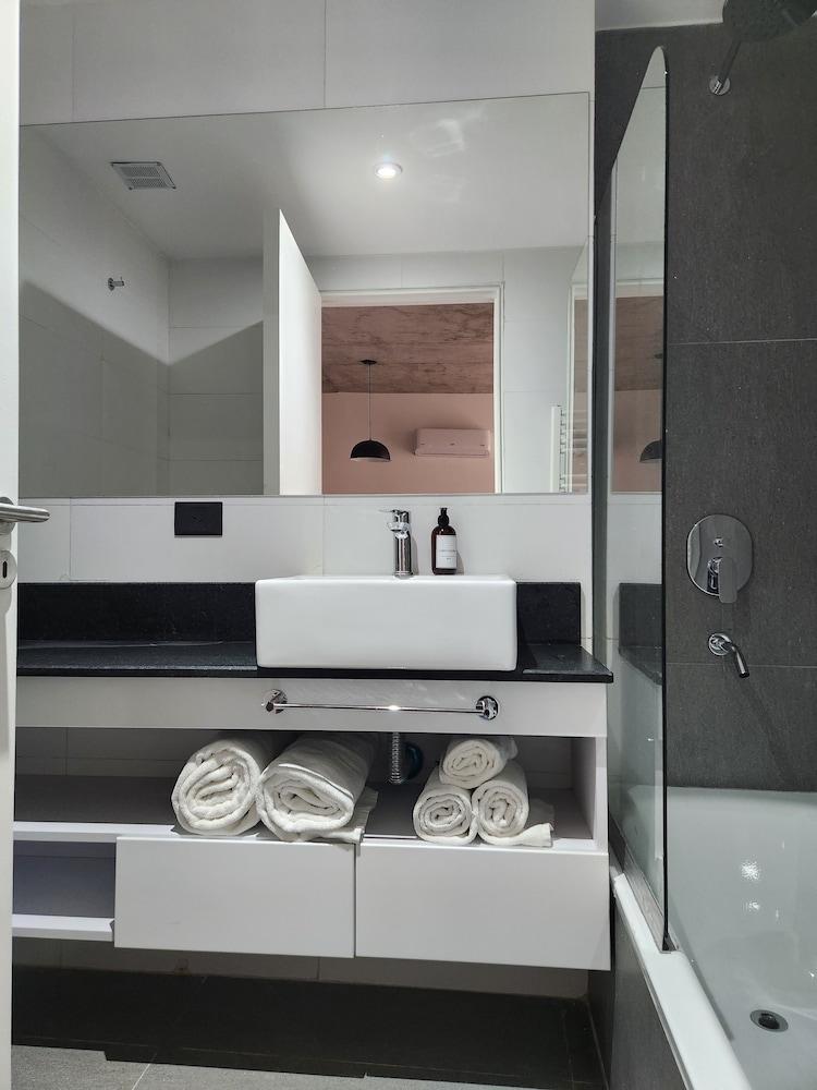 Loi Flats Neuquen, Edificio Talero