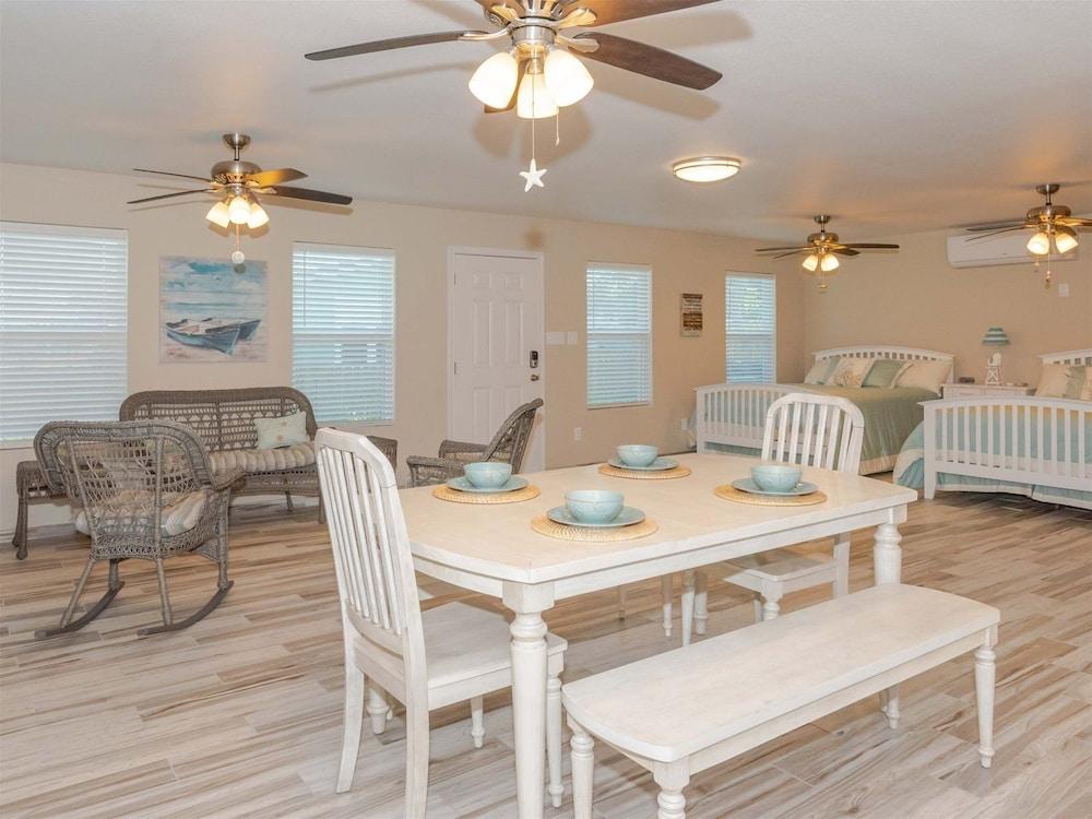 St. Charles Bay Cottage #10 -captain Jack's