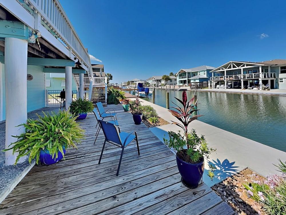 Sandy Oasis by Miss Kitty’s