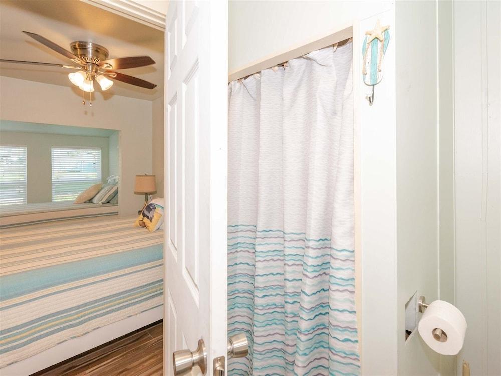 St. Charles Bay Cottage #9 - Little Devil