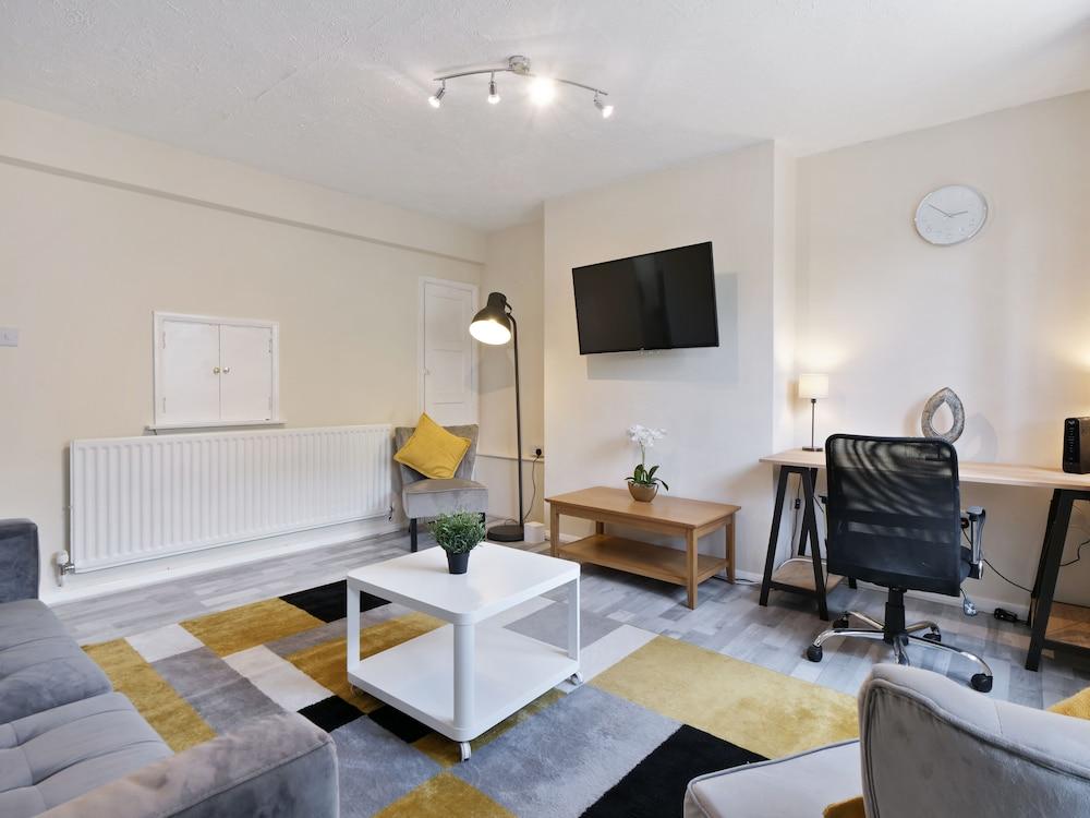 The Xavier Flat by Kasar Stays