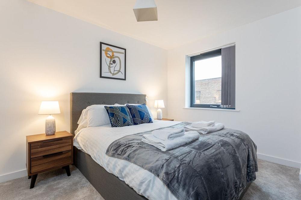 Modern & Stylish 2 Bed York Apartment