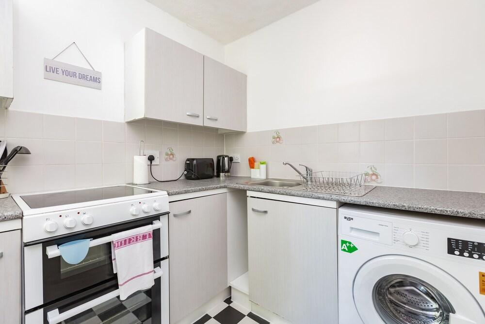 Clarence Suite by Kasar Stays