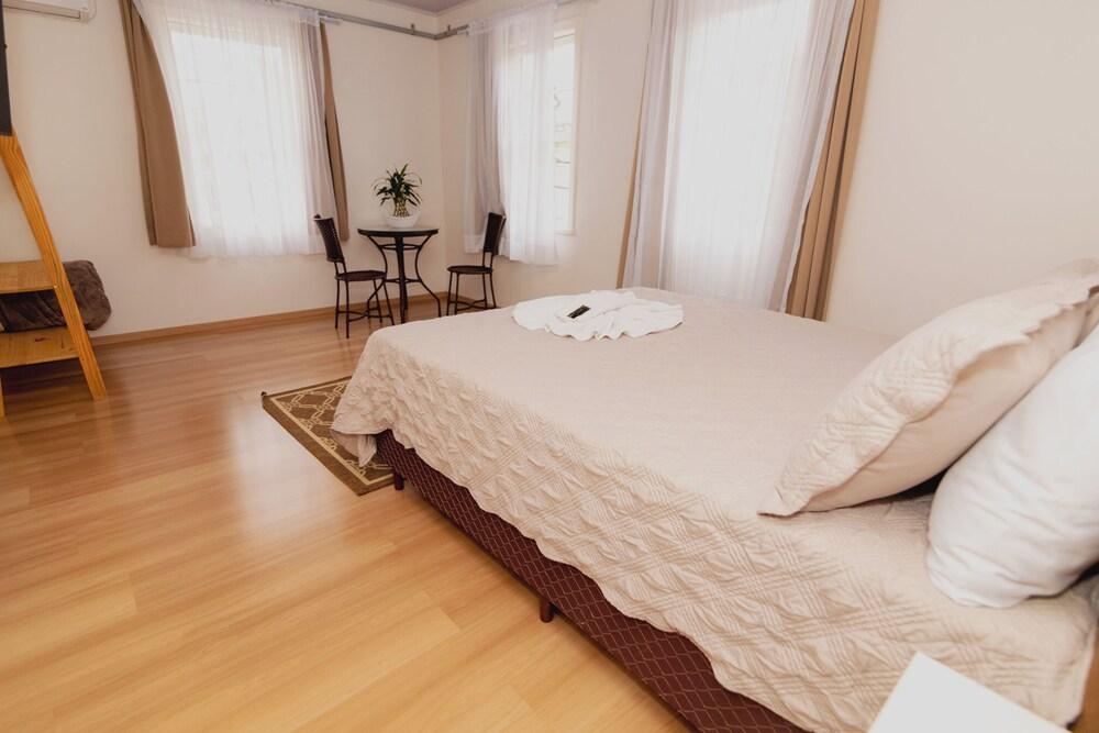 Araucária Hostel e Pousada