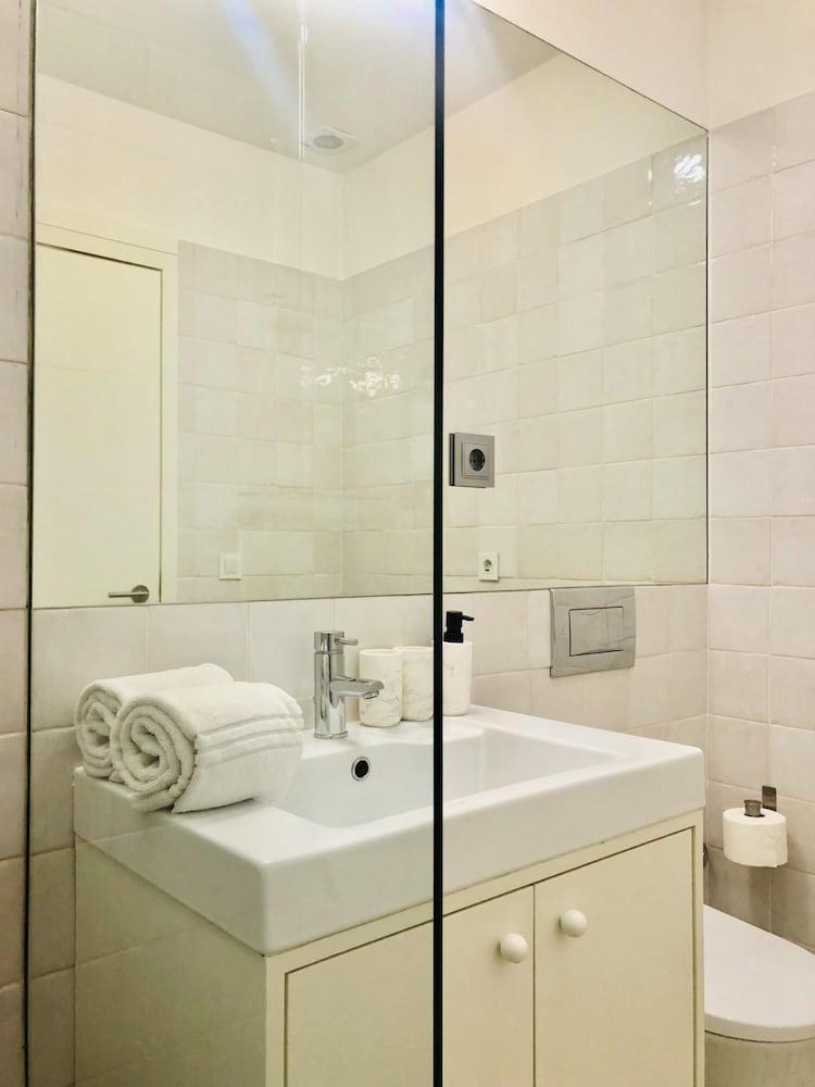 Youropo - The Tower 5F