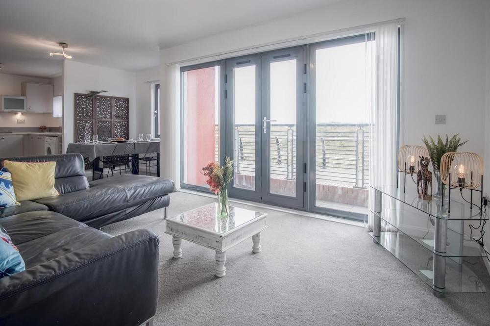 Fishermans Way - 2 Bedroom Apartment - SA1