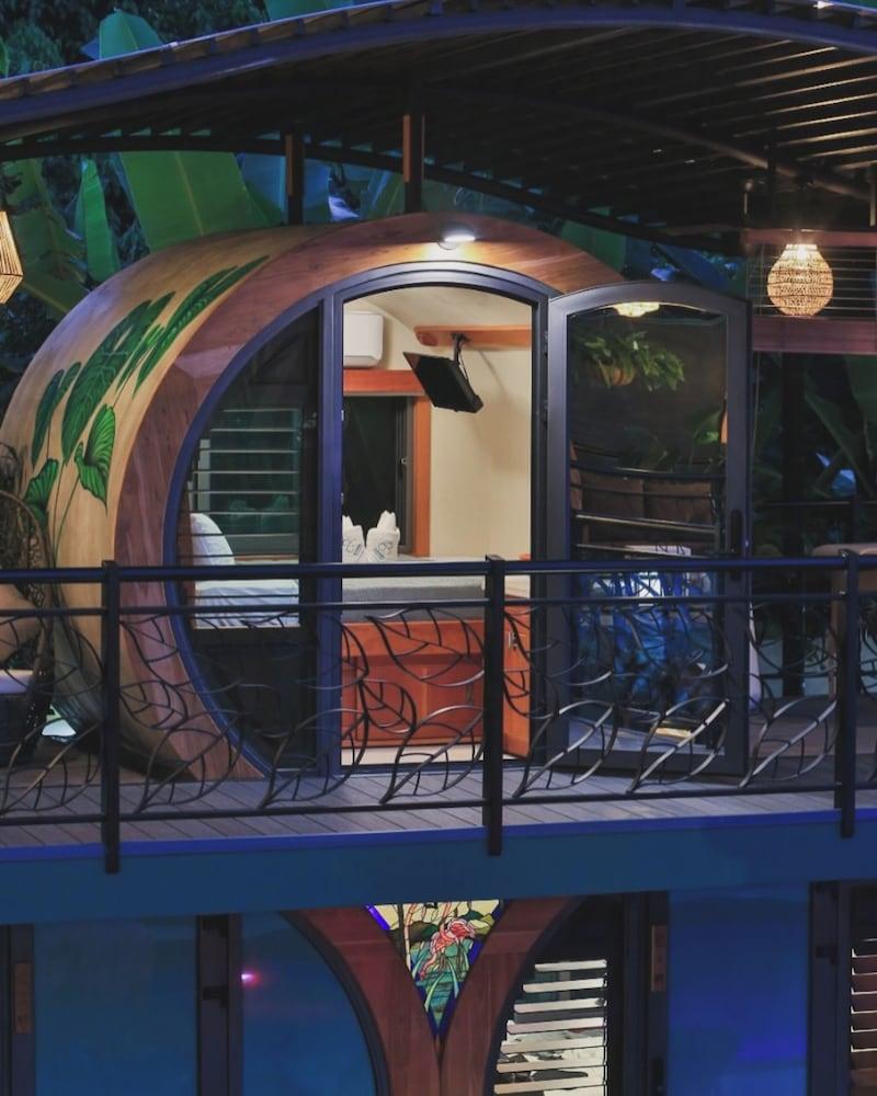 Saranda Boutique Hotel