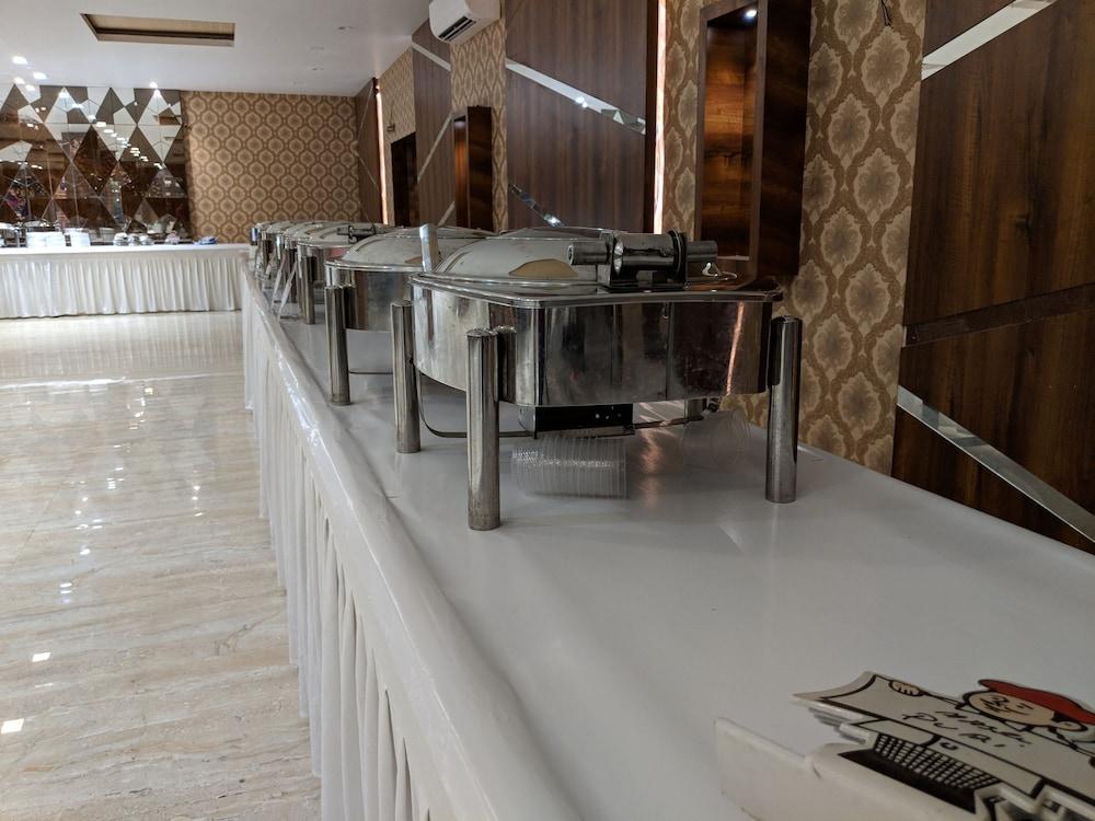 THE PRESTIGE HOTEL & CONVENTION