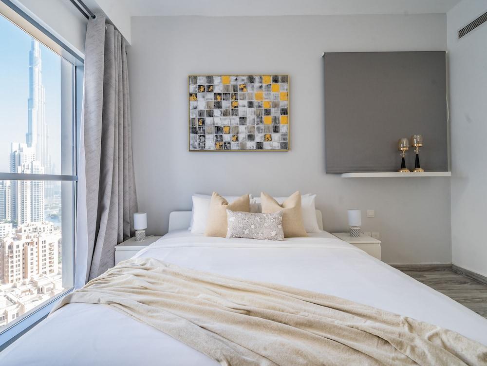 Glamorous Apt With Balcony Facing Burj Khalifa