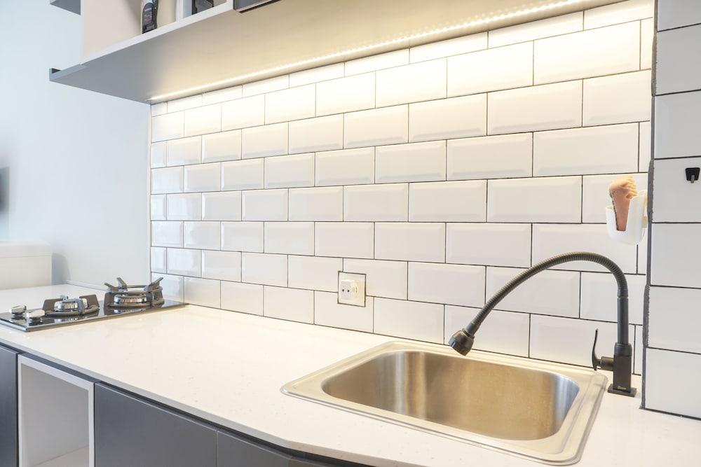 Cozy Studio At Tifolia Apartment