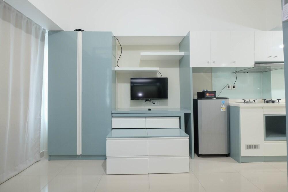 Warm And Restful Studio At Springlake Summarecon Apartment