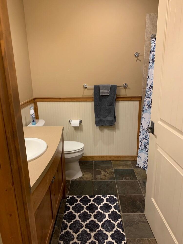 Shared Roof Top Hot Tub Silver Mtn