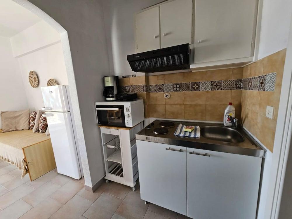 Corfu Glyfada Menigos 150