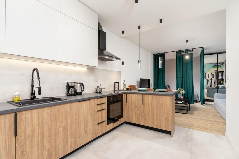 Studio Kraków Długosza by Renters