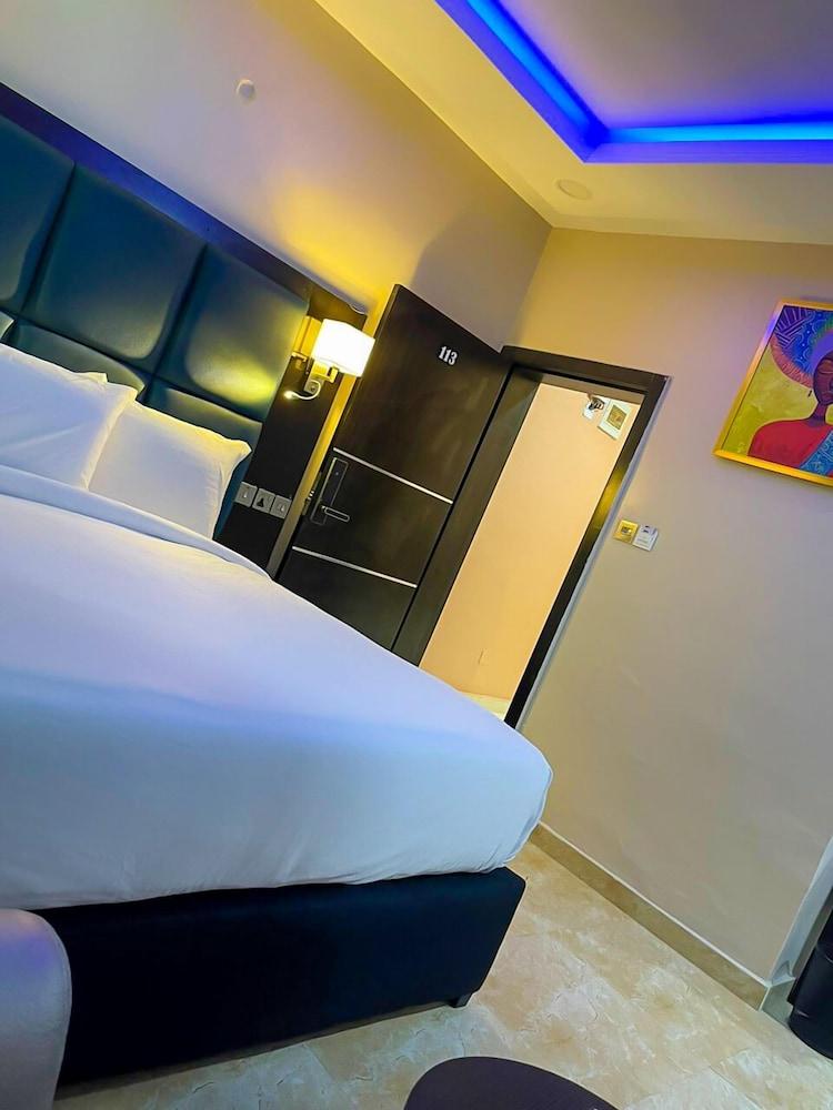 Beniks Courtyard Hotel