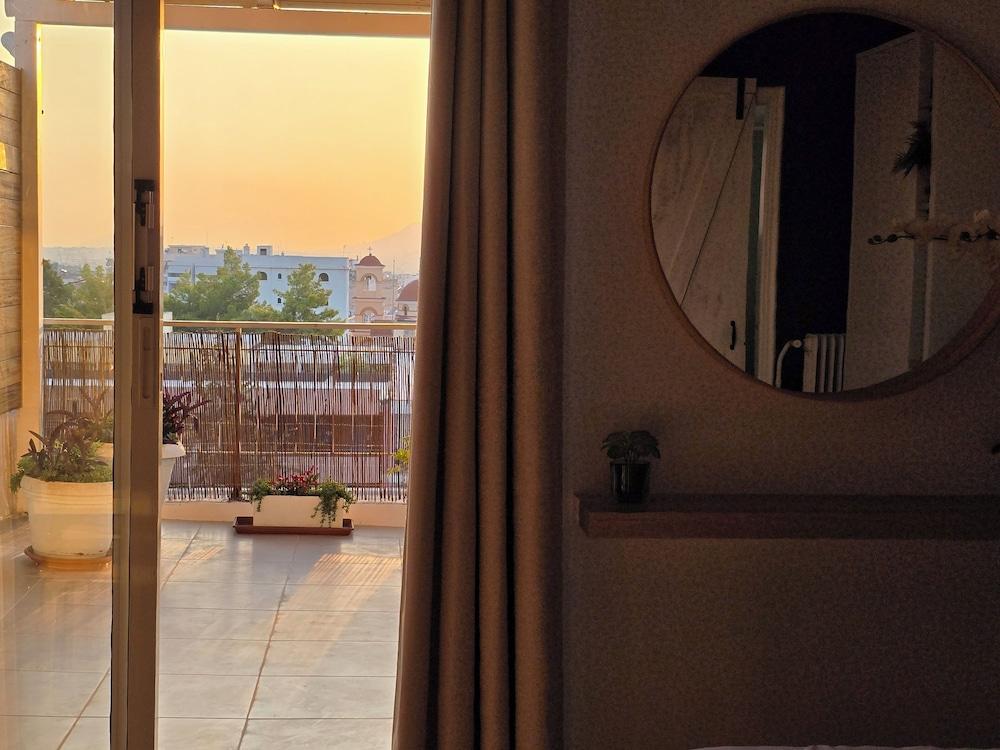 Penthouse Nea Smirni