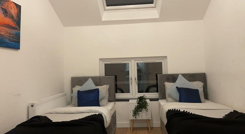 Inviting 2-bed, Sleeps 5