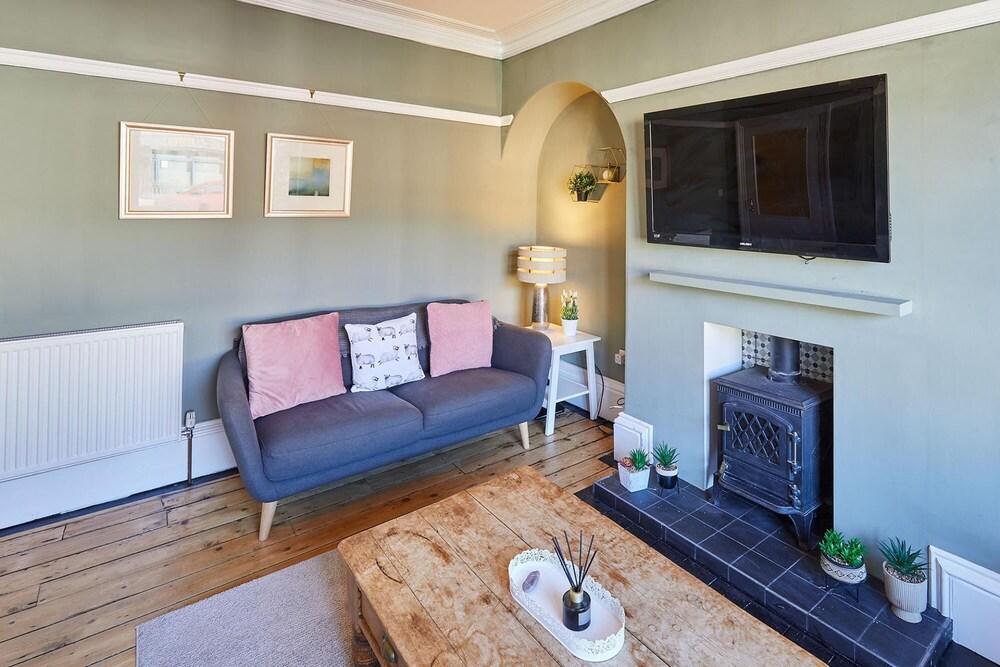 Host Stay High Street