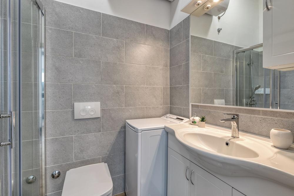 Pool And Garden Apartment Happy Sound